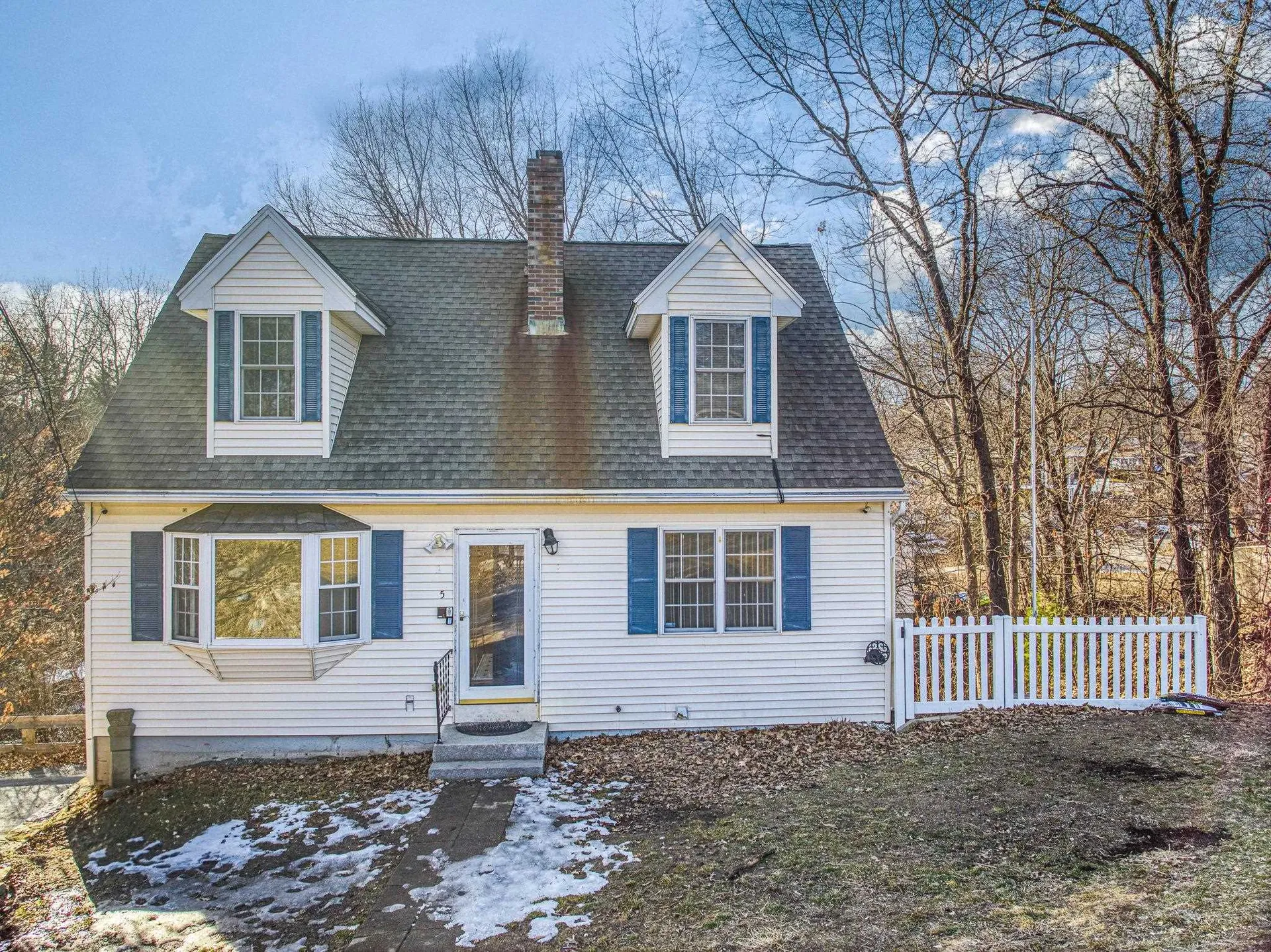 5 Gendron Street Bedford NH 03110