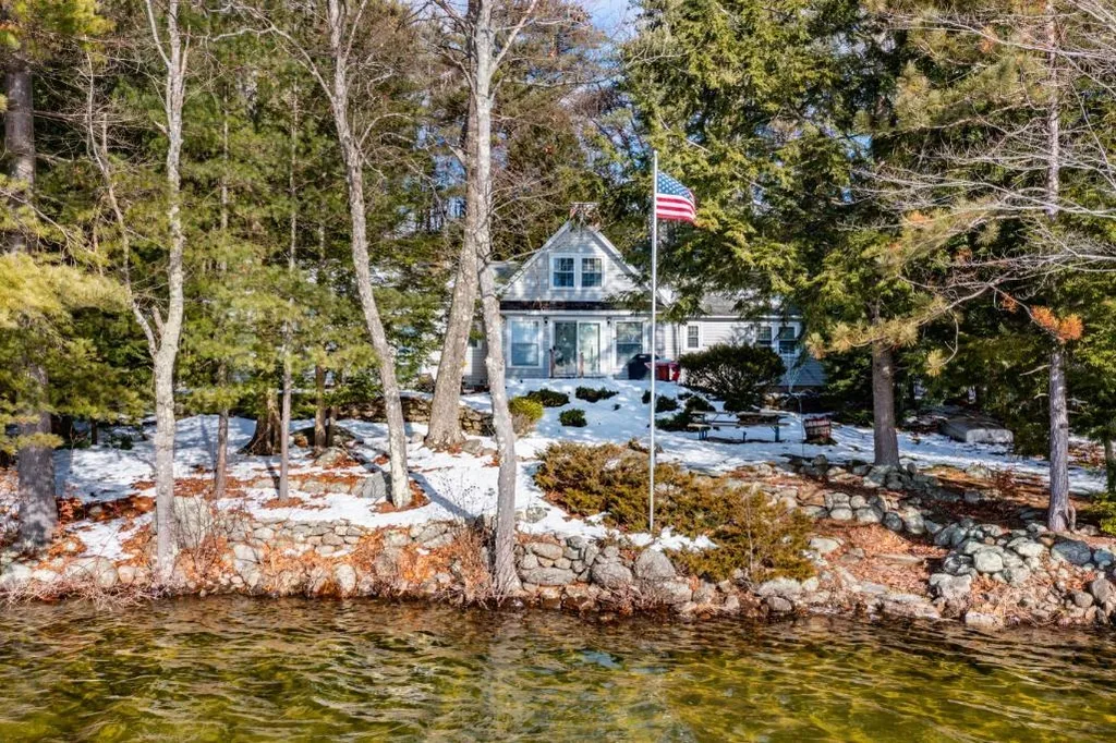 382 Shore Drive Laconia NH 03246