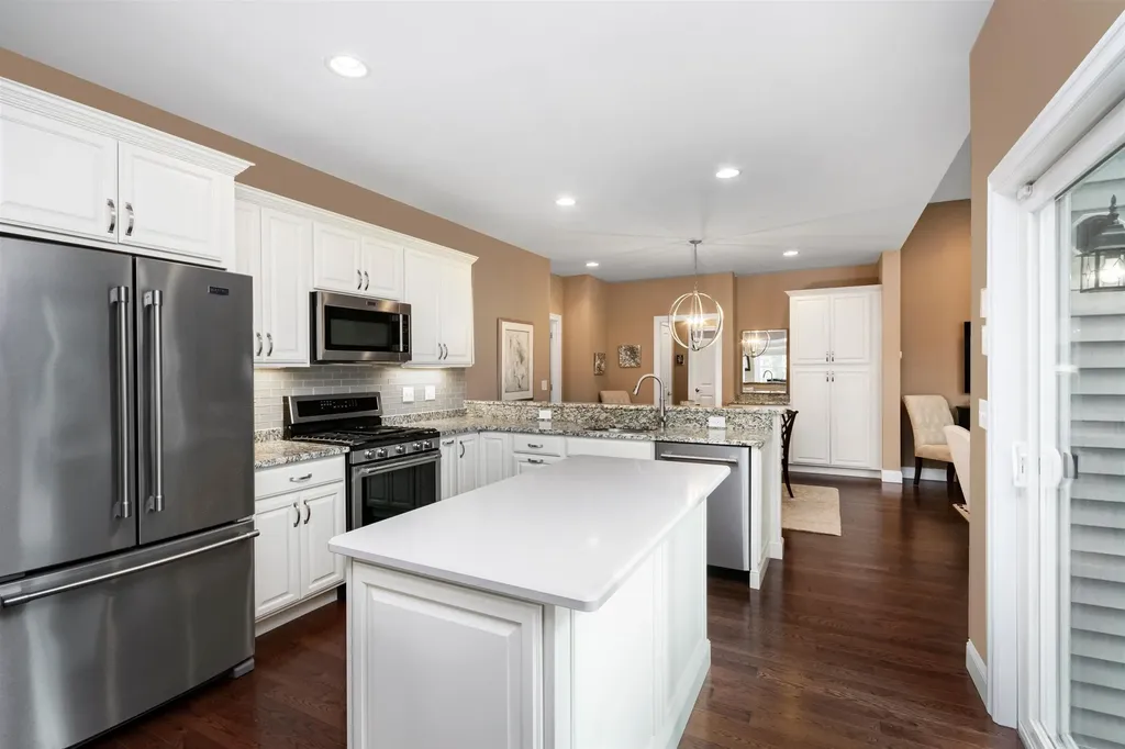 8 Serenity Lane Nashua NH 03062