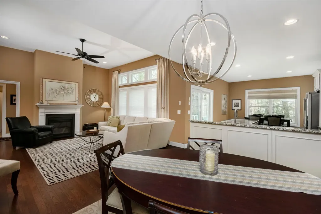 8 Serenity Lane Nashua NH 03062