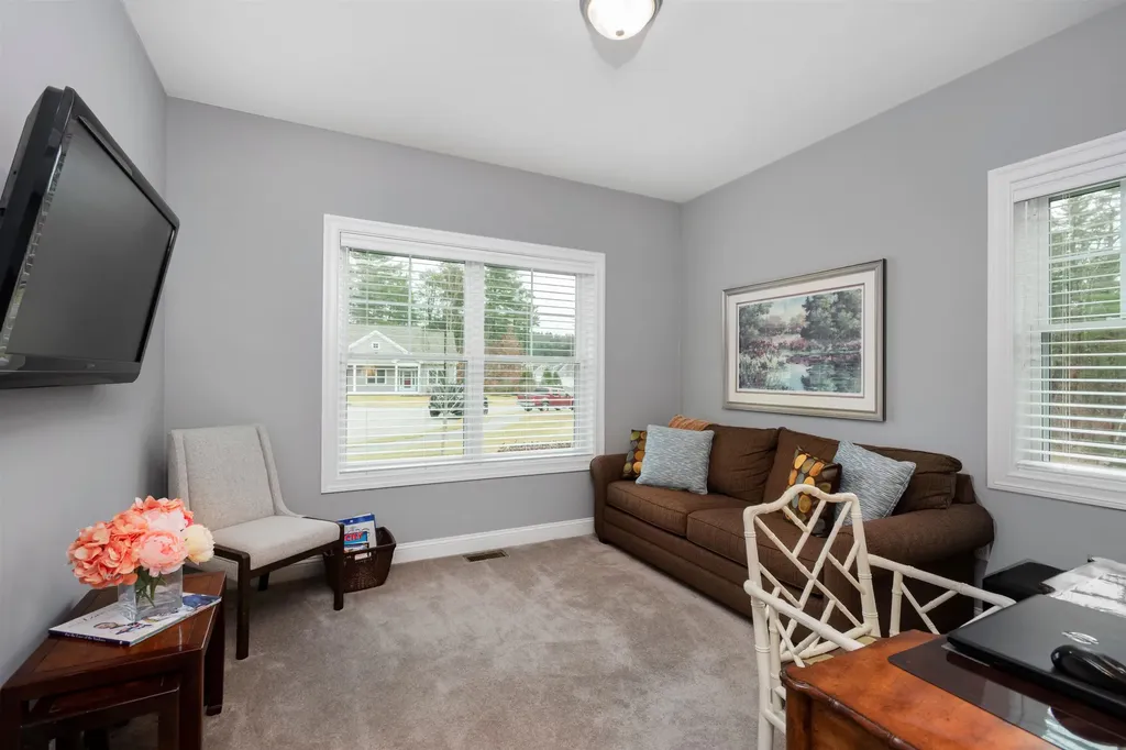 8 Serenity Lane Nashua NH 03062