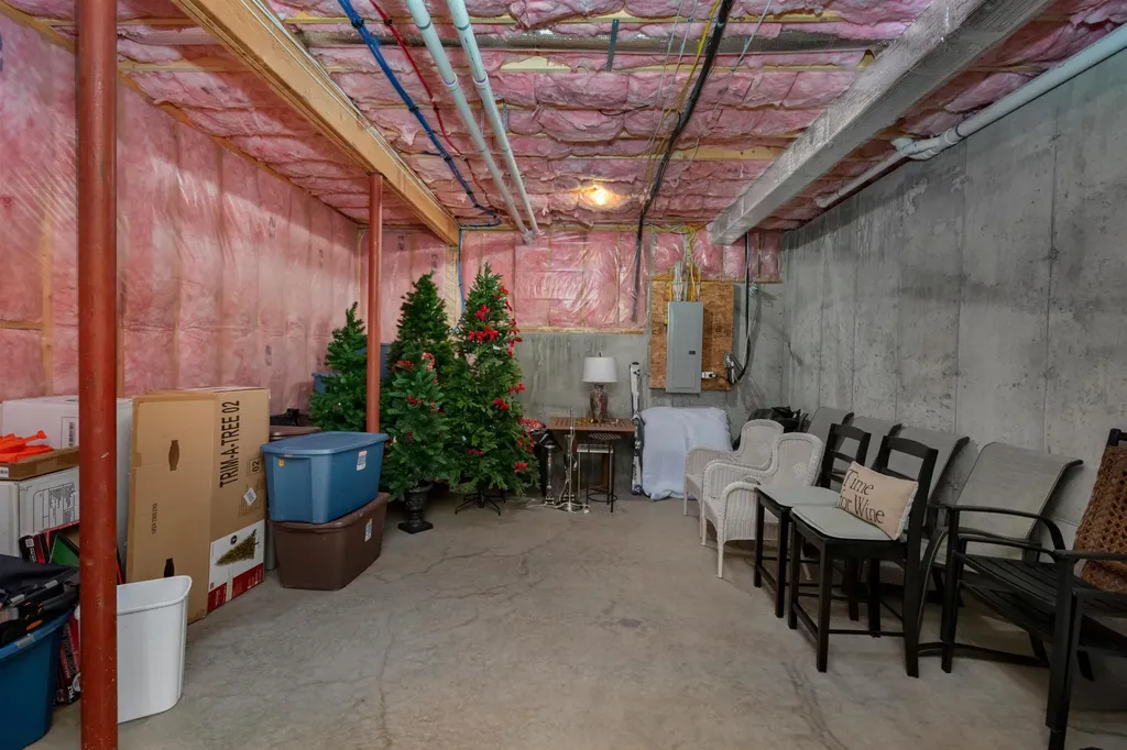 8 Serenity Lane Nashua NH 03062