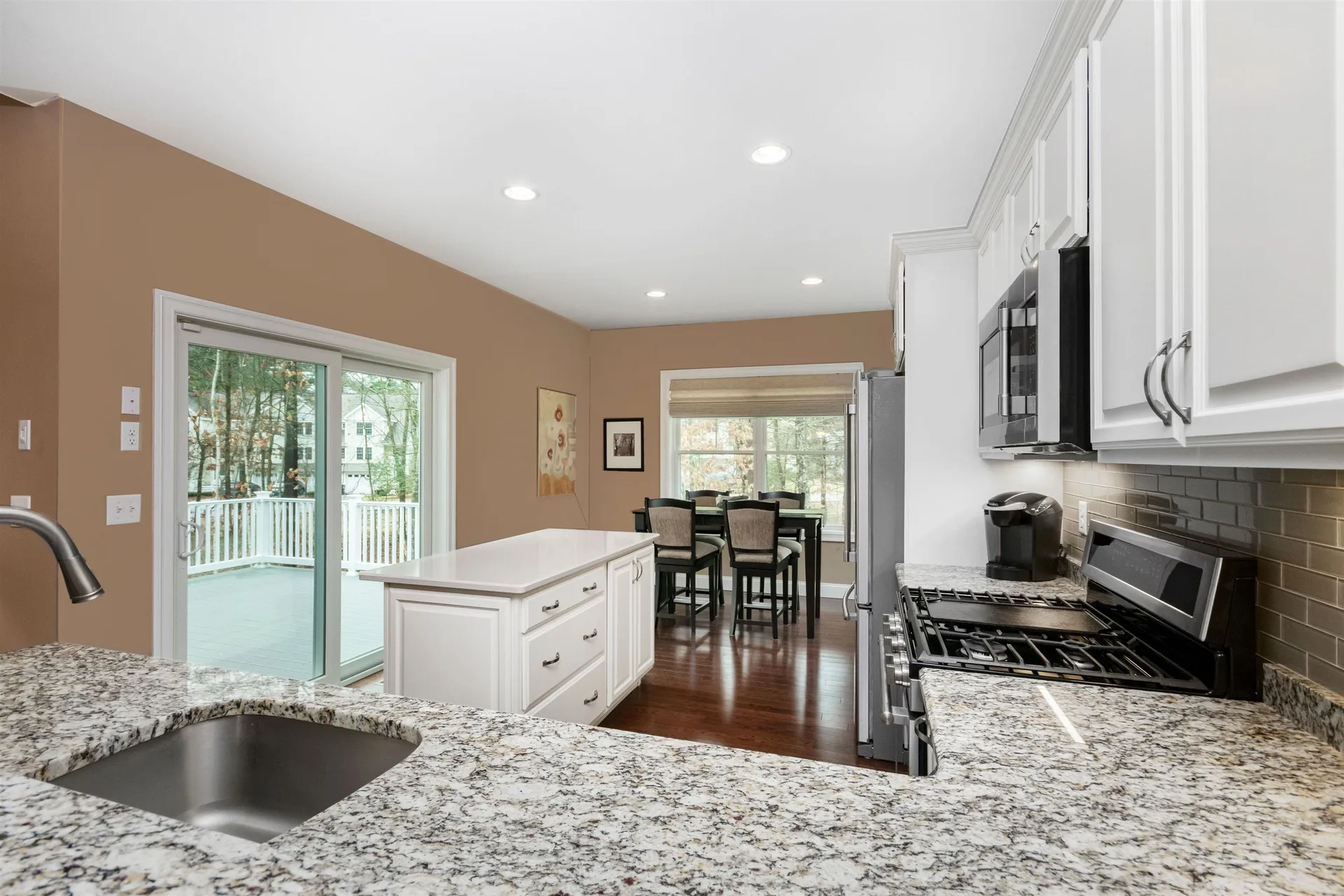 8 Serenity Lane Nashua NH 03062