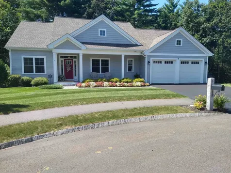 8 Serenity Lane Nashua NH 03062