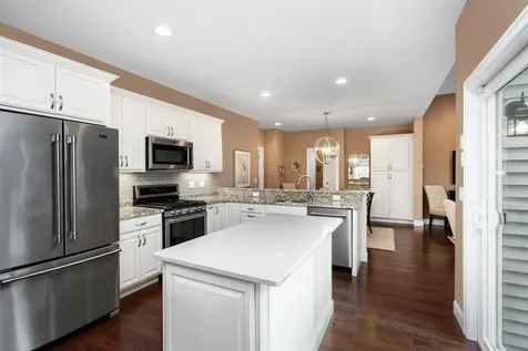 8 Serenity Lane Nashua NH 03062
