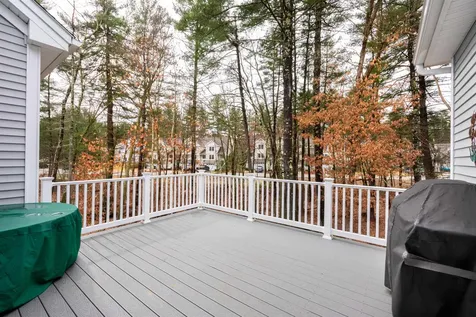 8 Serenity Lane Nashua NH 03062