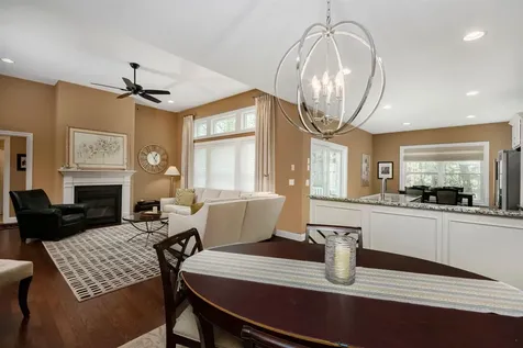 8 Serenity Lane Nashua NH 03062