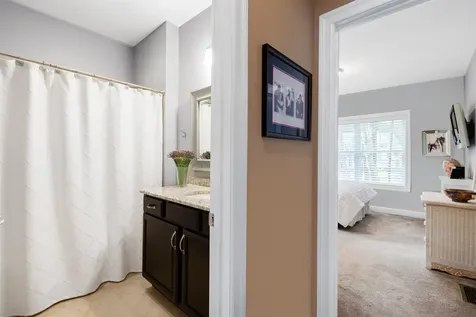 8 Serenity Lane Nashua NH 03062