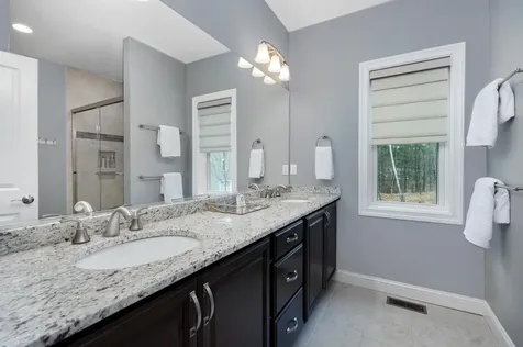 8 Serenity Lane Nashua NH 03062
