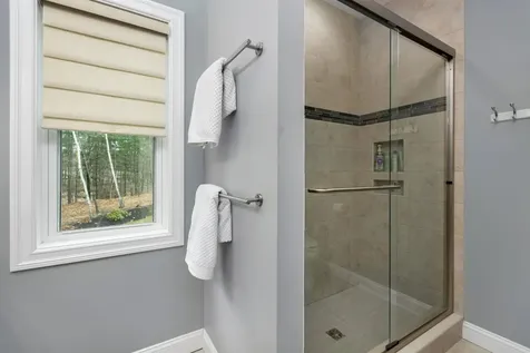 8 Serenity Lane Nashua NH 03062