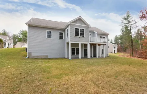 8 Serenity Lane Nashua NH 03062
