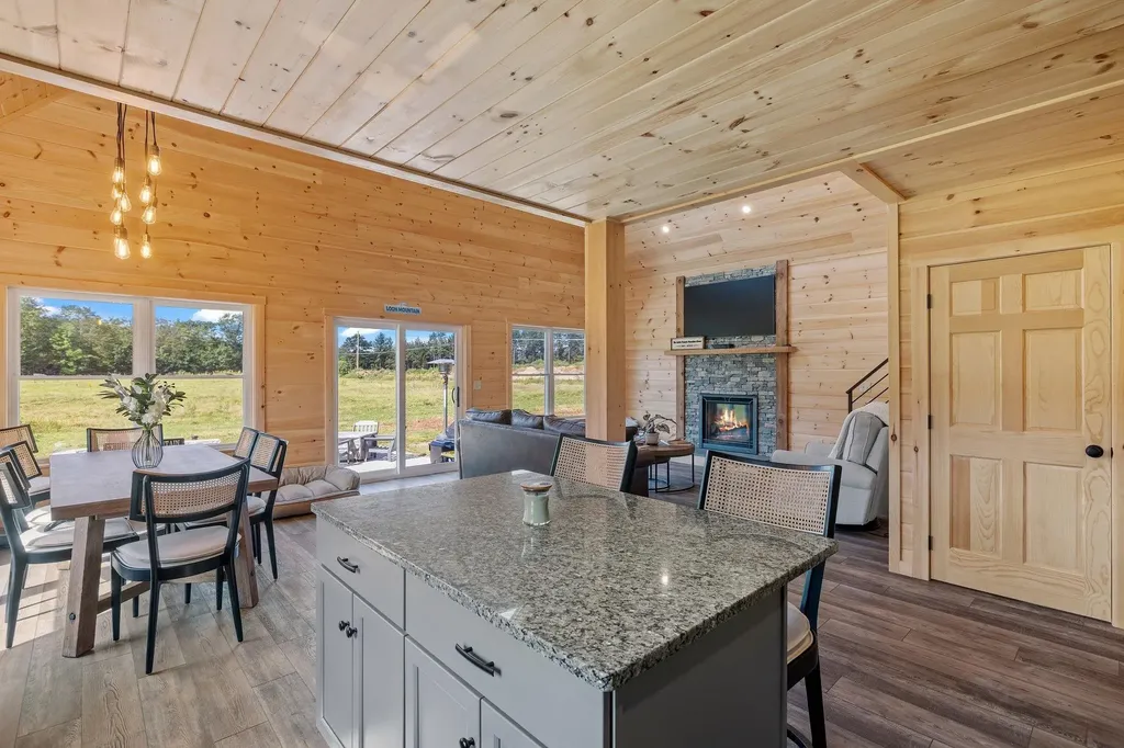 18 Melina's Way Thornton NH 03285