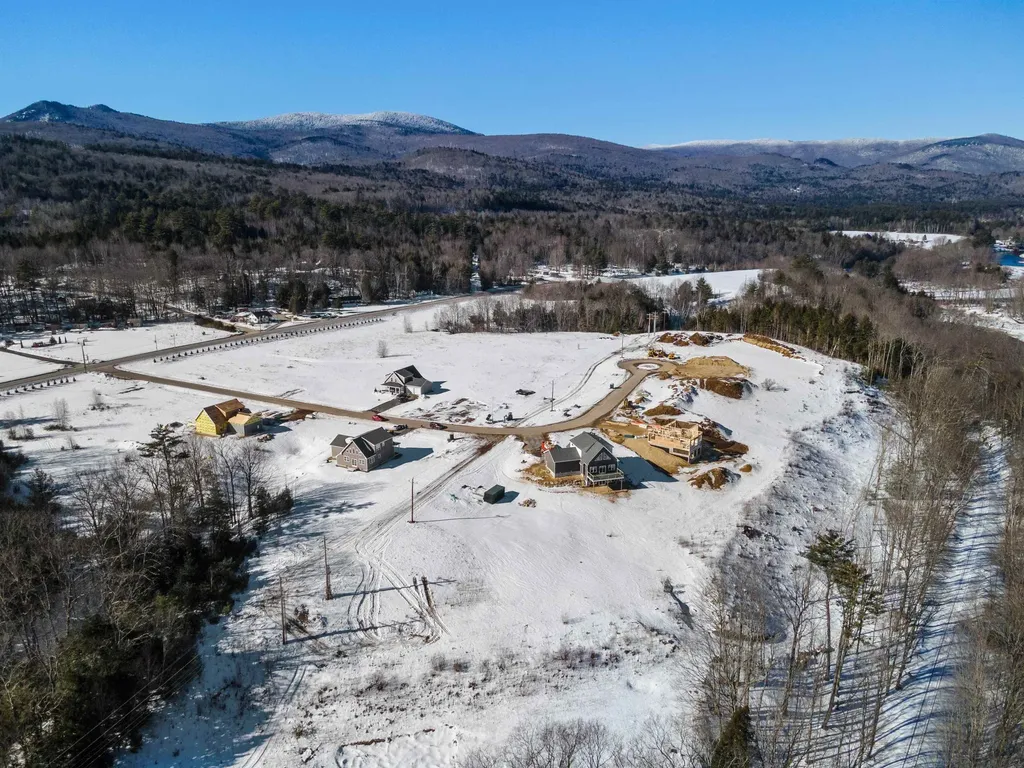 18 Melina's Way Thornton NH 03285