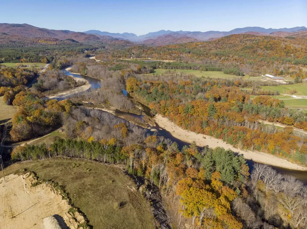 18 Melina's Way Thornton NH 03285