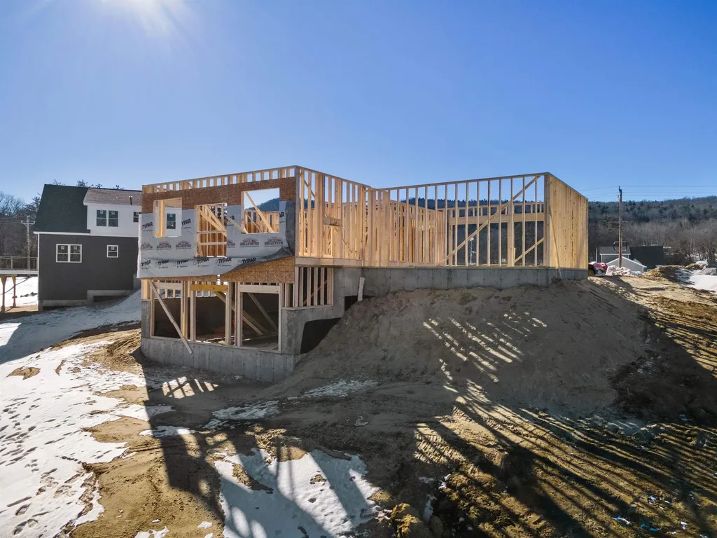 18 Melina's Way Thornton NH 03285