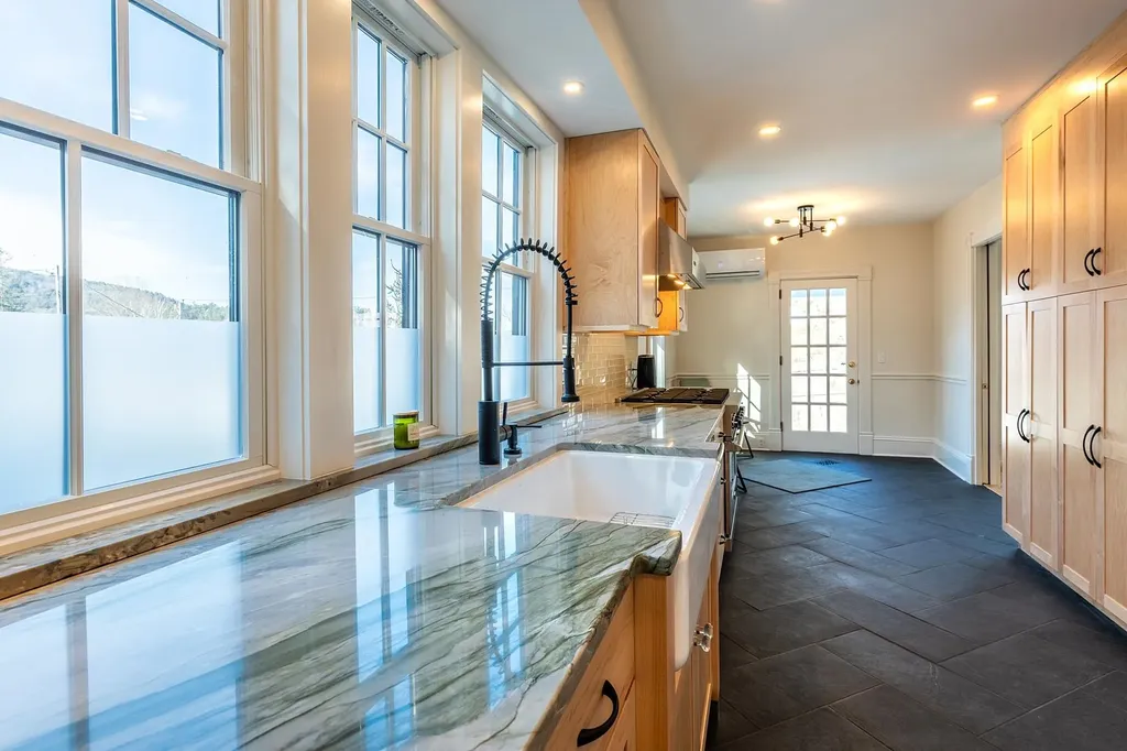 25 Slayton Terrace Woodstock VT 05091