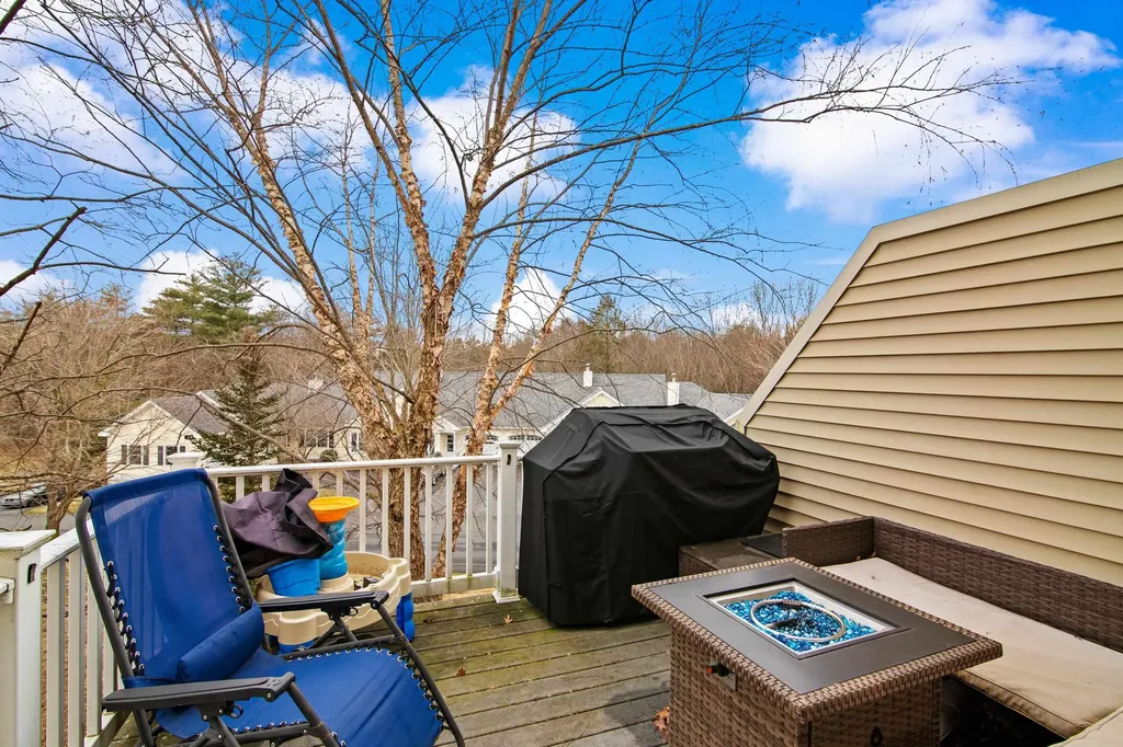 32 Mountain Village Road Windham NH 03087