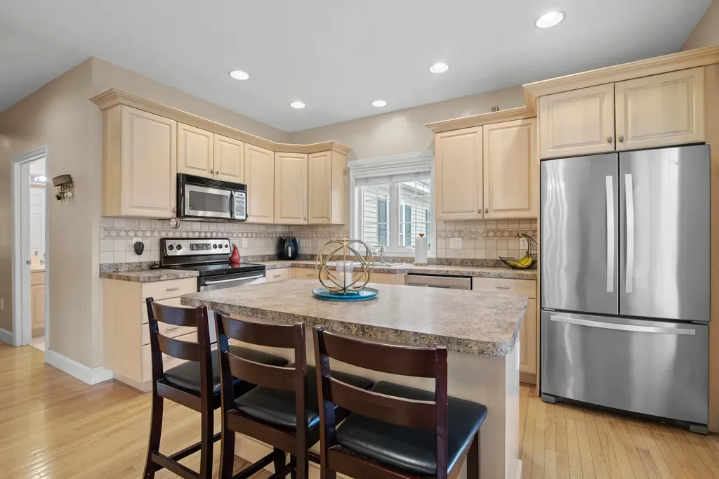 32 Mountain Village Road Windham NH 03087