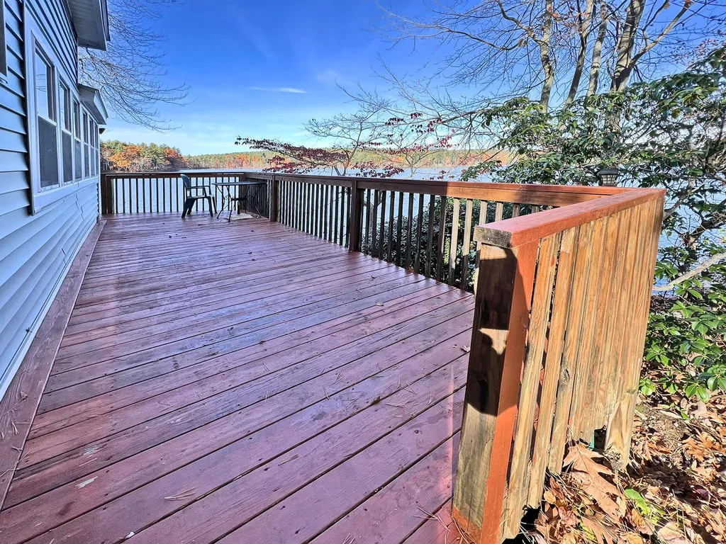 182 W Shore Drive Pelham NH 03076