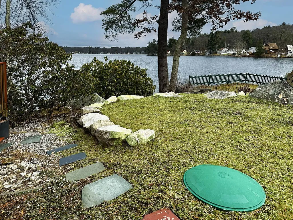182 W Shore Drive Pelham NH 03076
