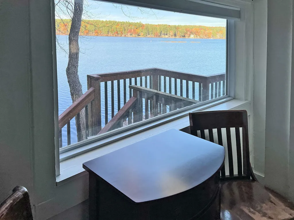 182 W Shore Drive Pelham NH 03076