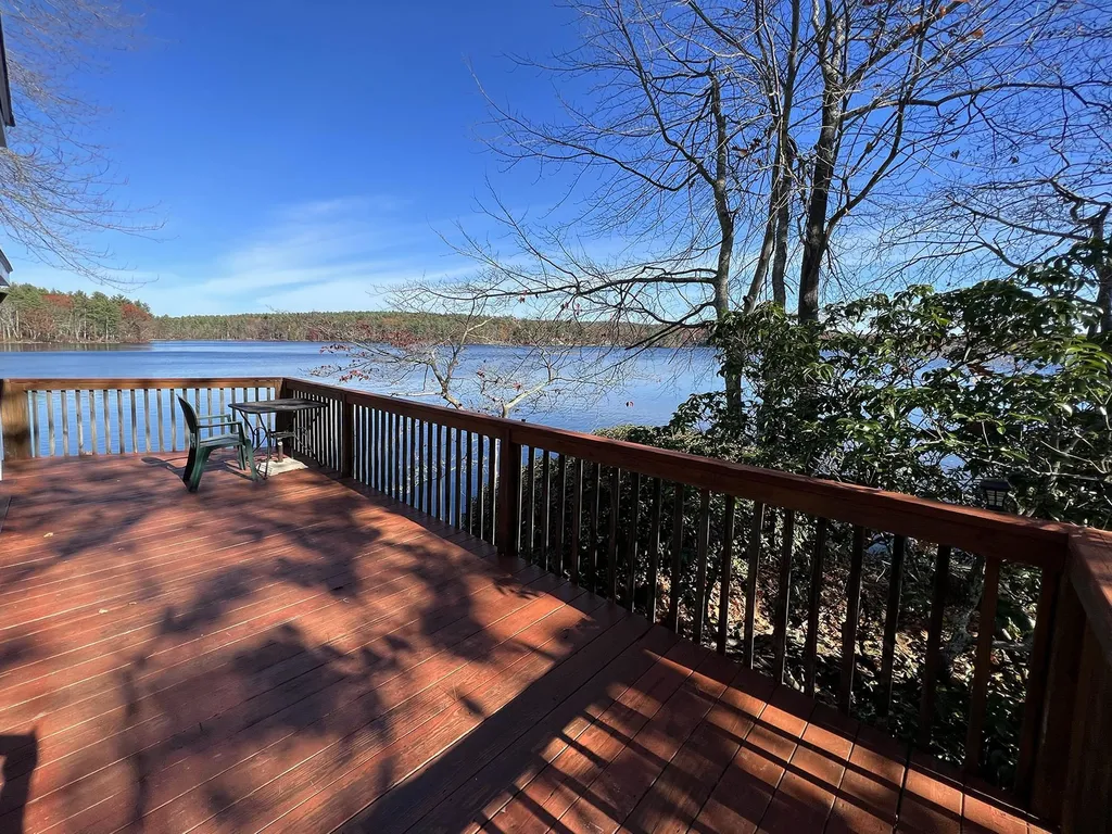 182 W Shore Drive Pelham NH 03076