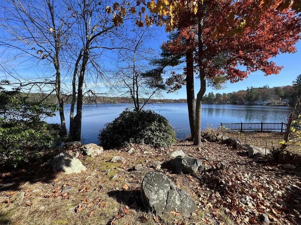 182 W Shore Drive Pelham NH 03076