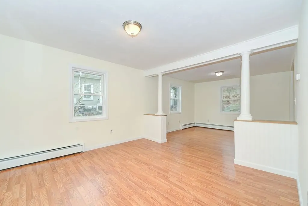 27 Millville Street Salem NH 03079