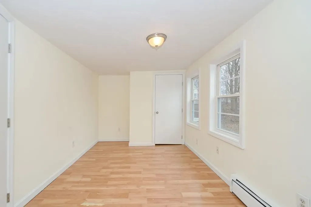 27 Millville Street Salem NH 03079