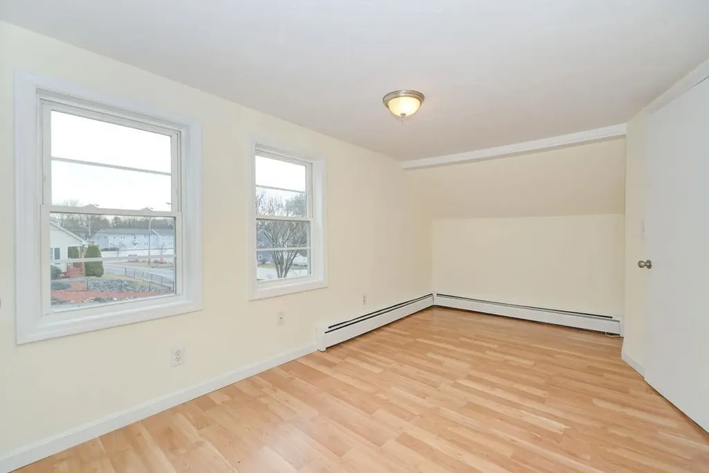 27 Millville Street Salem NH 03079