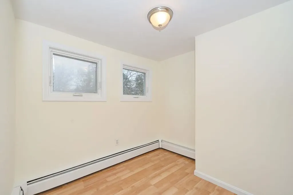 27 Millville Street Salem NH 03079