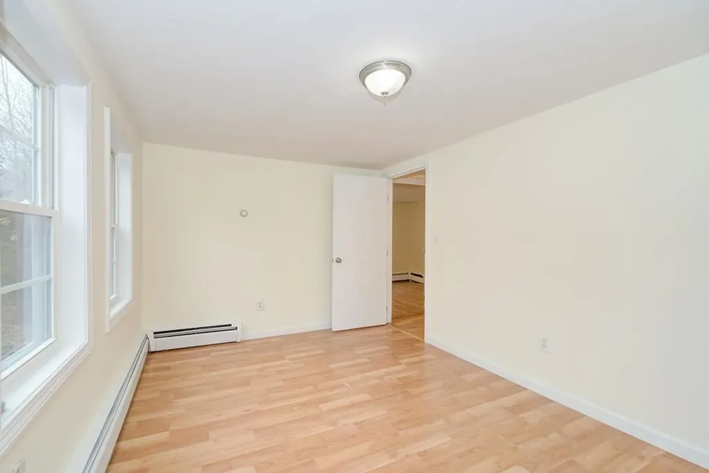 27 Millville Street Salem NH 03079