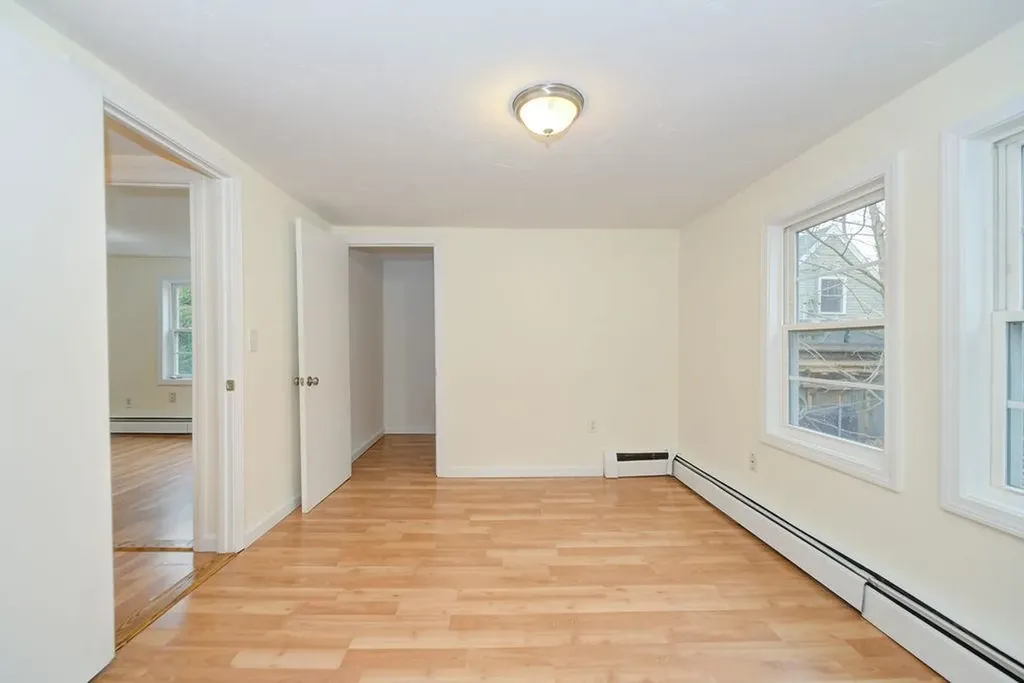 27 Millville Street Salem NH 03079