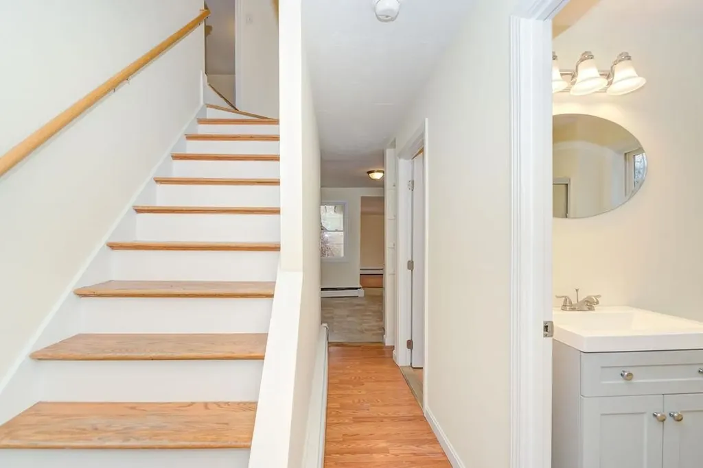 27 Millville Street Salem NH 03079