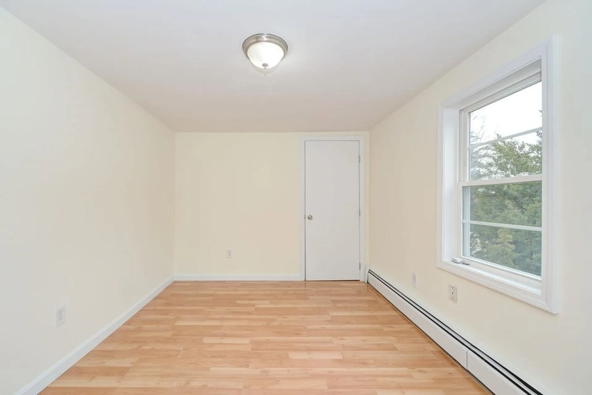 27 Millville Street Salem NH 03079