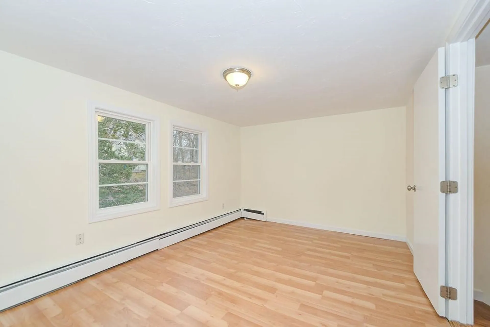 27 Millville Street Salem NH 03079