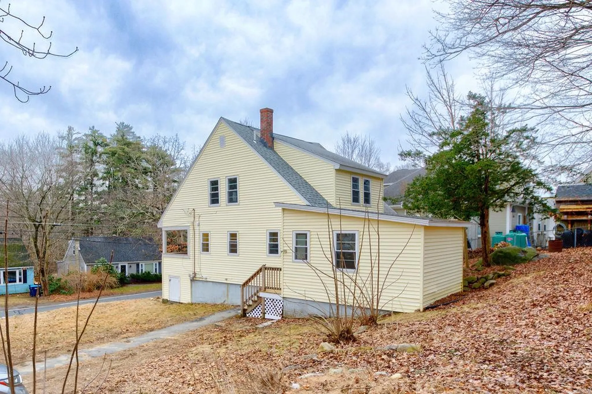 27 Millville Street Salem NH 03079