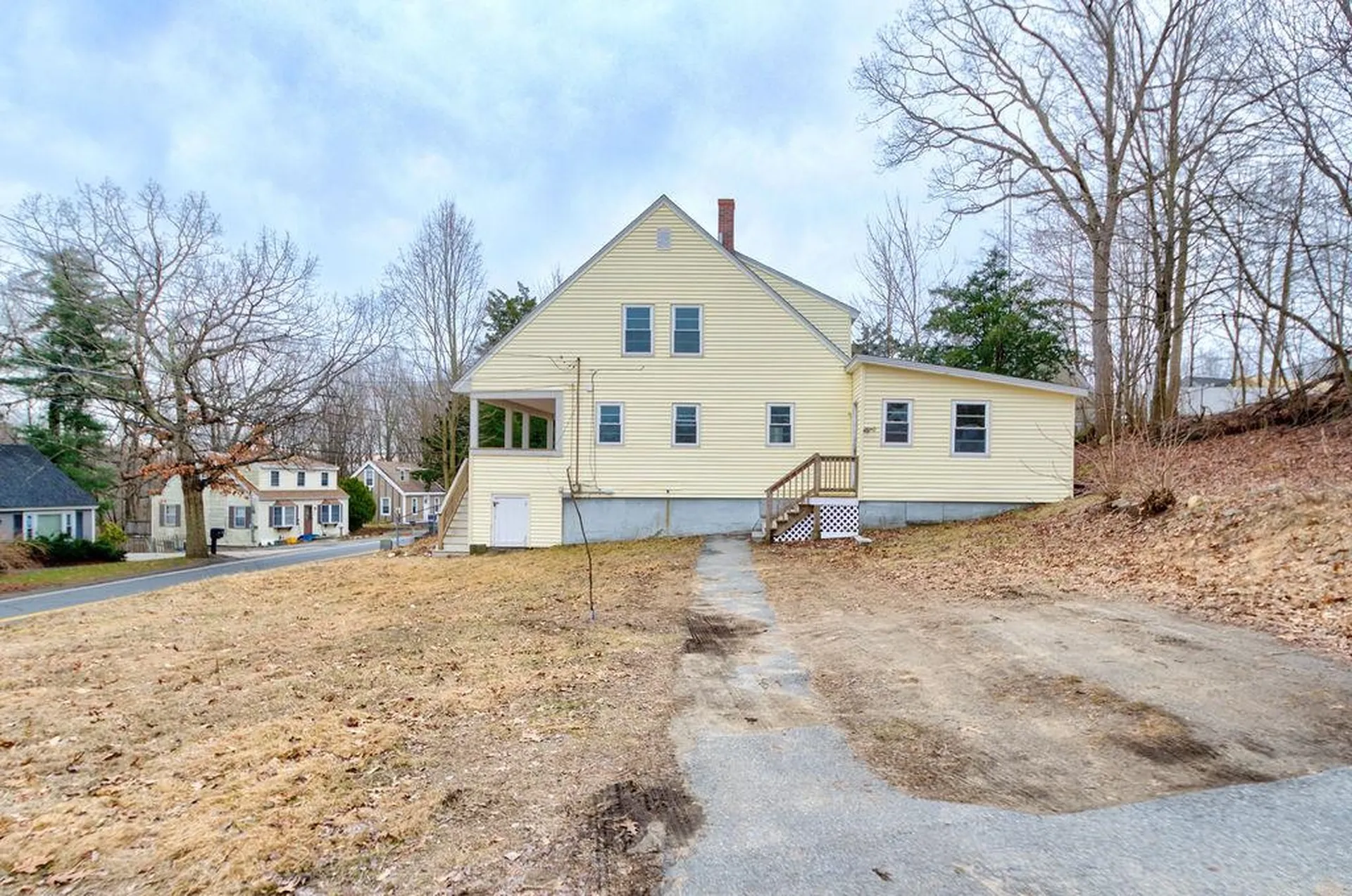 27 Millville Street Salem NH 03079