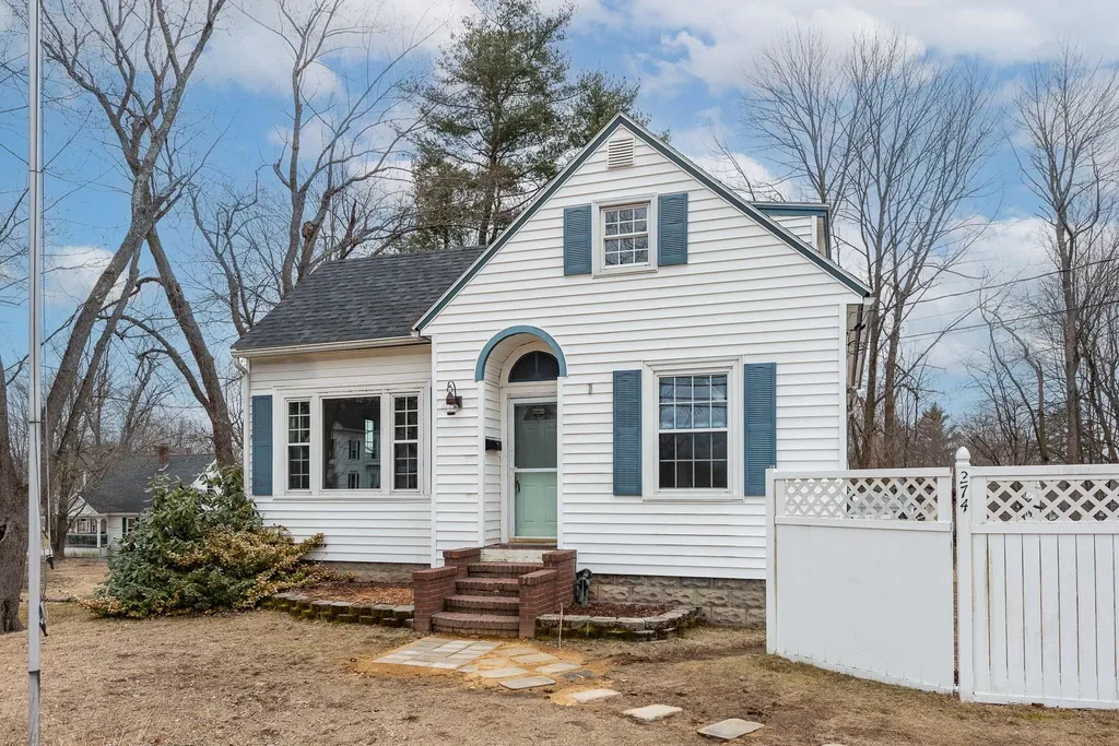 274 High Street Somersworth NH 03878