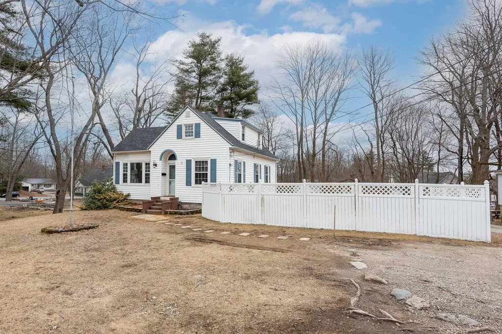 274 High Street Somersworth NH 03878