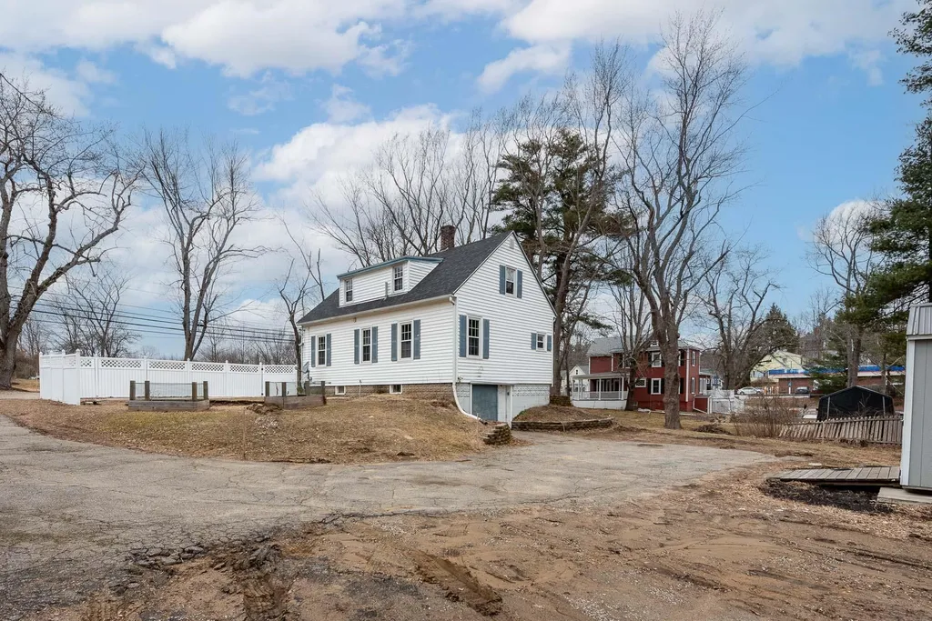 274 High Street Somersworth NH 03878