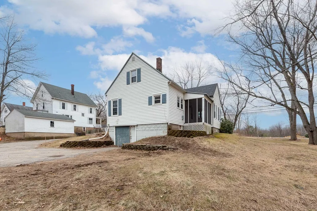 274 High Street Somersworth NH 03878
