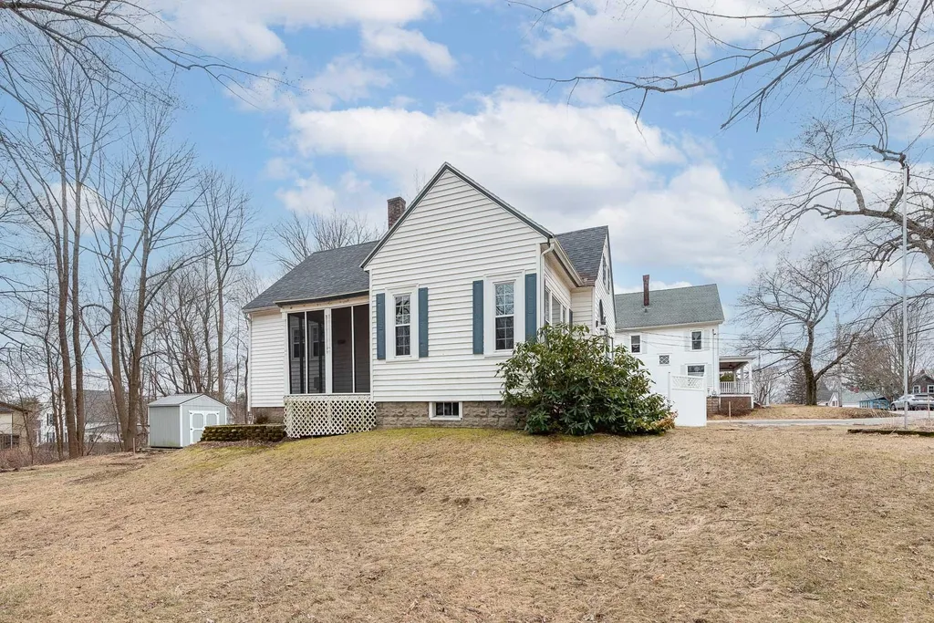 274 High Street Somersworth NH 03878