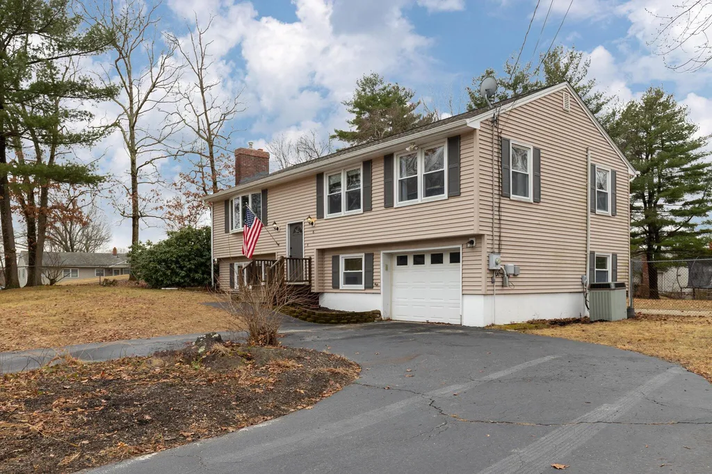6 Alpha Street Hudson NH 03051