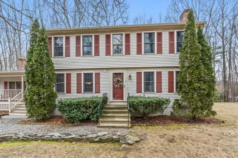 6 Raelynn Drive Derry NH 03038
