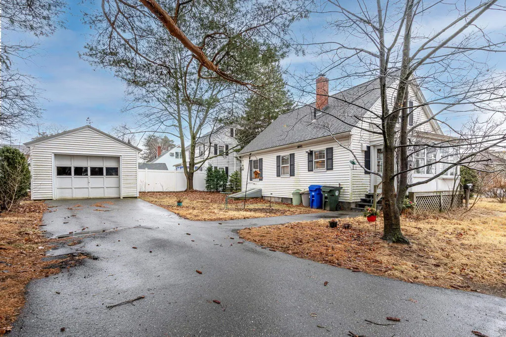 129 Mammoth Road Manchester NH 03109