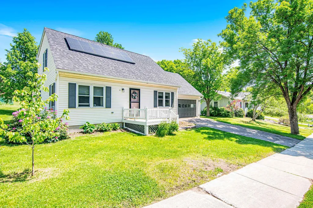 12 Pine Grove Terrace Winooski VT 05404