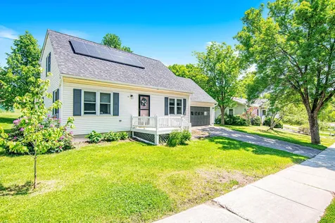12 Pine Grove Terrace Winooski VT 05404