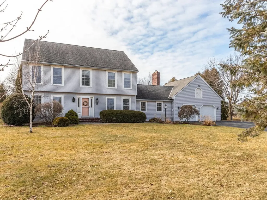 12 Knoll Circle South Burlington VT 05403