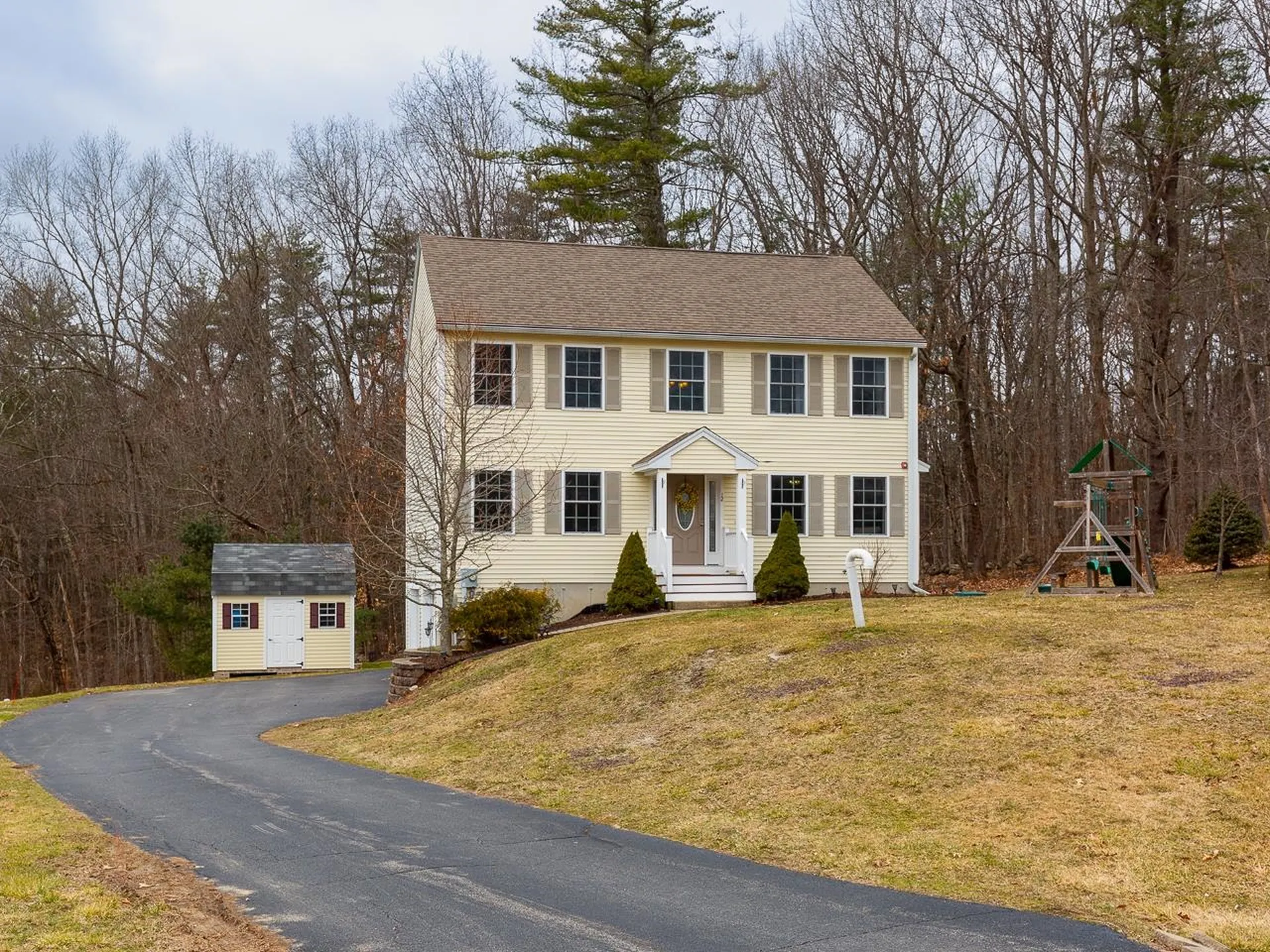 12 Lincoln Lane Chester NH 03036